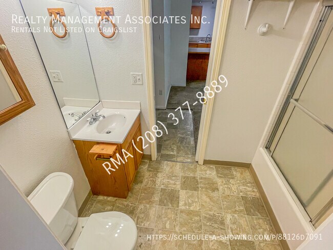 Building Photo - Charming 1 Bedroom Unit In North Boise