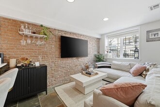 Building Photo - 405 Bloomfield St