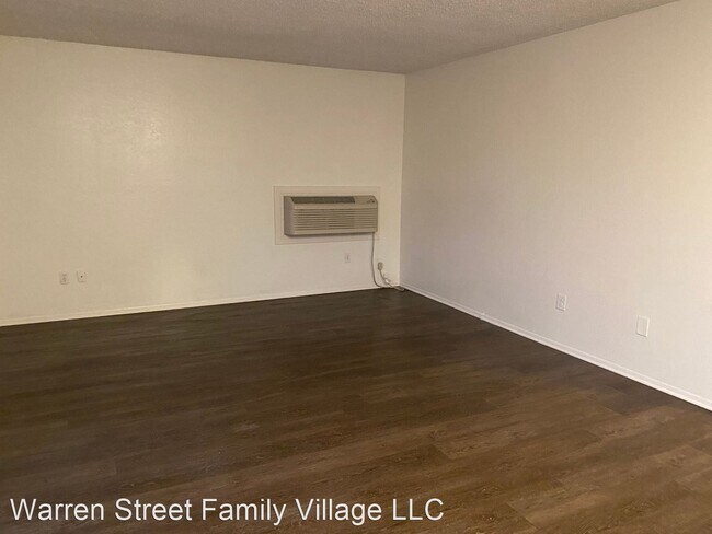 Building Photo - 17015-17016 Ivy Ave