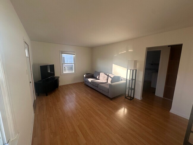 Foto del edificio - 1336 W Summit Ave