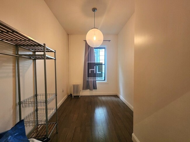 Building Photo - 1BR 1BA Right Beside Prospect Park East En...