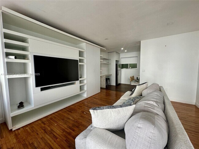 Foto del edificio - 1135 101st St