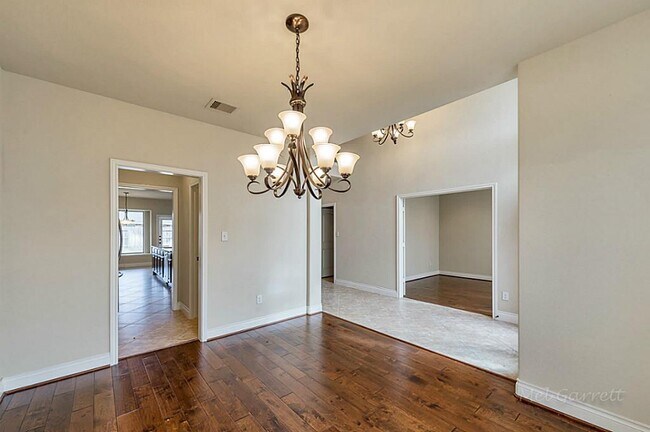 Building Photo - 28810 Davenport Dr