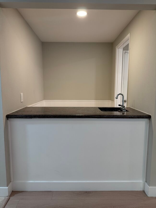 Foto del edificio - 15782 Butterfield St