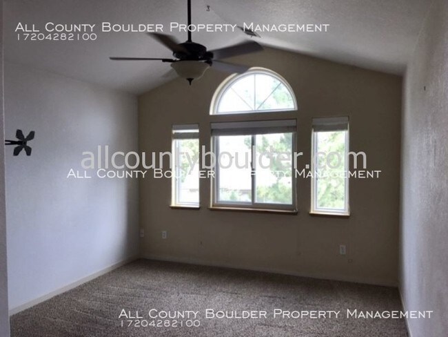 Building Photo - 625 Ridgeview Dr