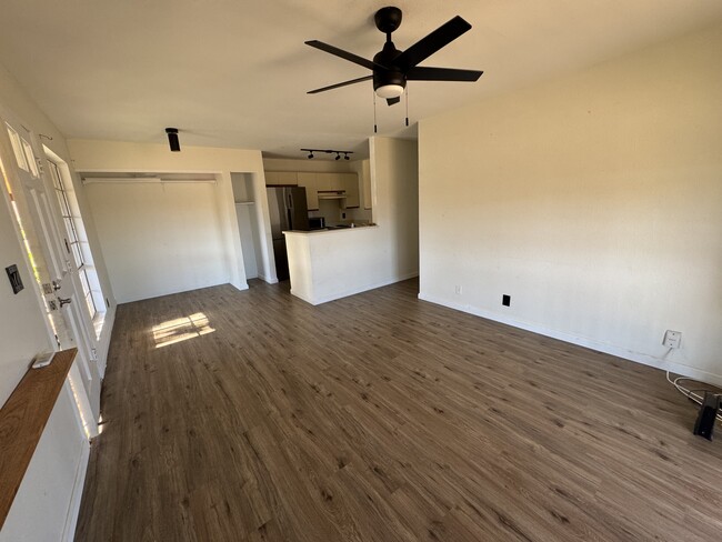 Foto del edificio - 140 Uwapo Rd