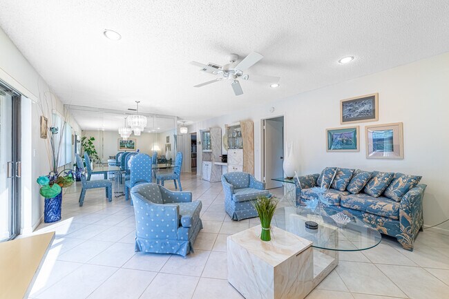 Foto del edificio - 797 NW 32nd Ave