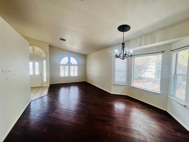 Building Photo - Captivating 4 bedroom, 2 bath home in Santa Teresa, NM!