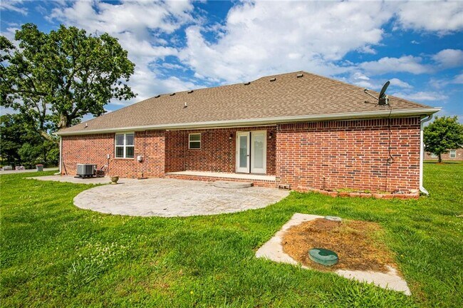 Building Photo - 10124 Raindrop Ln