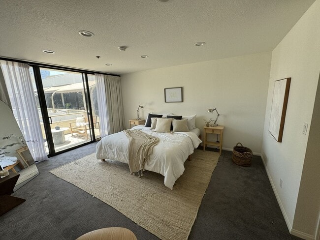 Building Photo - Stunning Remodeled Condo with Iconic Disney Concert Hall Views in the Heart of Downtown LA!