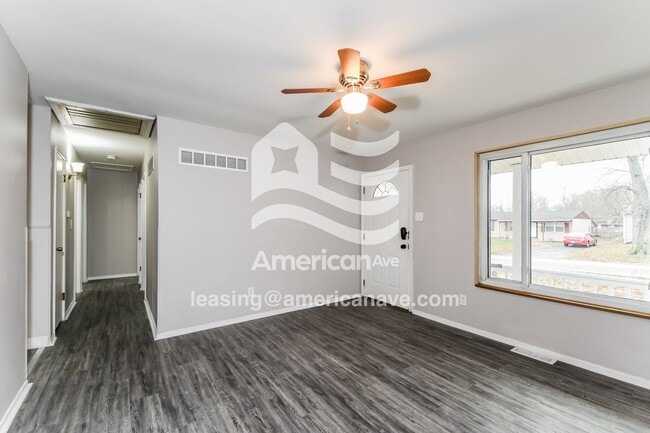 Foto del edificio - 1523 Redman Blvd