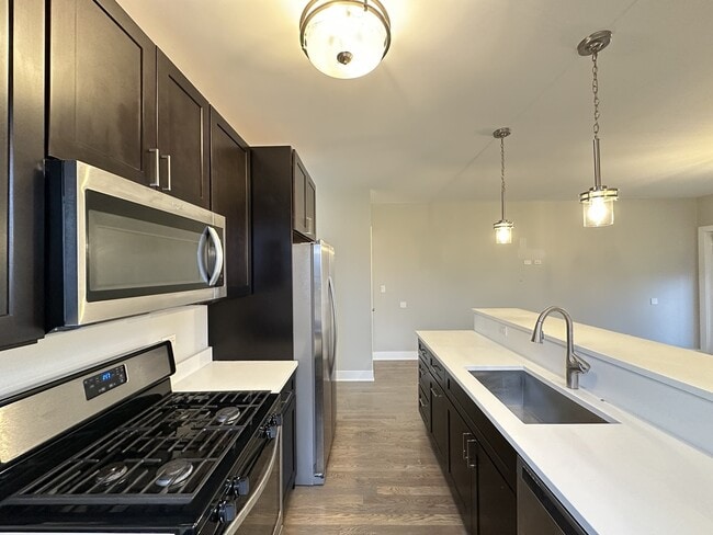 Building Photo - 1923 W 21st St