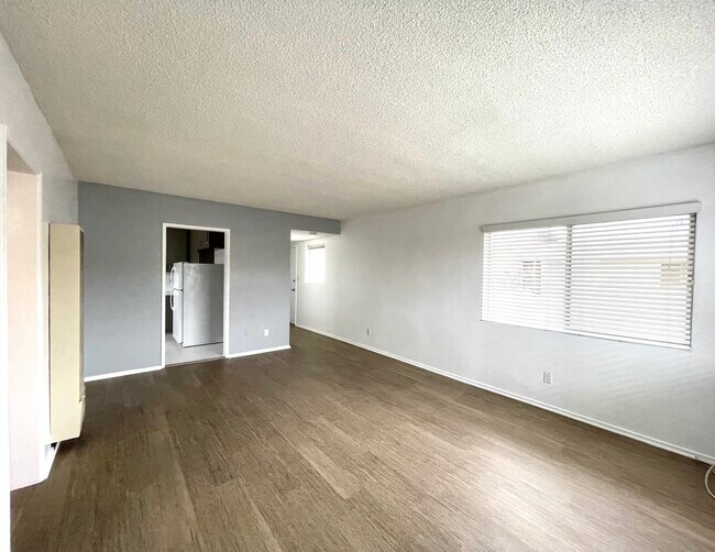 Foto del edificio - 7818 W Manchester Ave