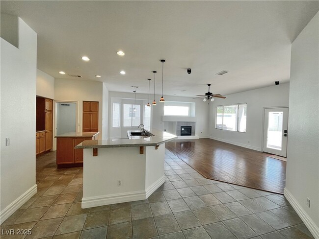 Building Photo - 65 Sahalee Dr