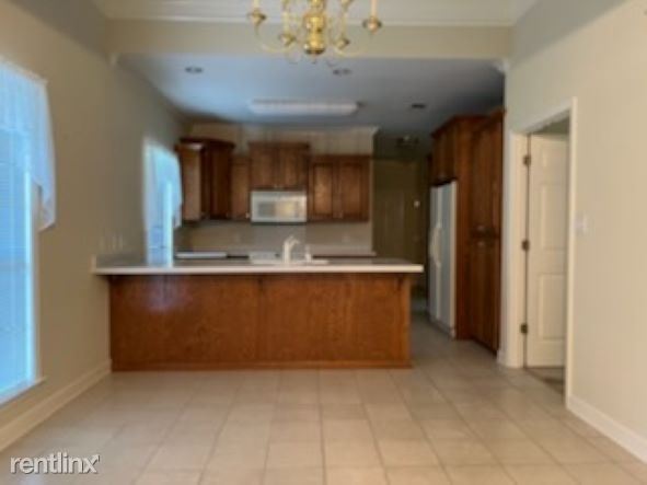 Building Photo - 3 br, 2 bath House - 13290 English Cv