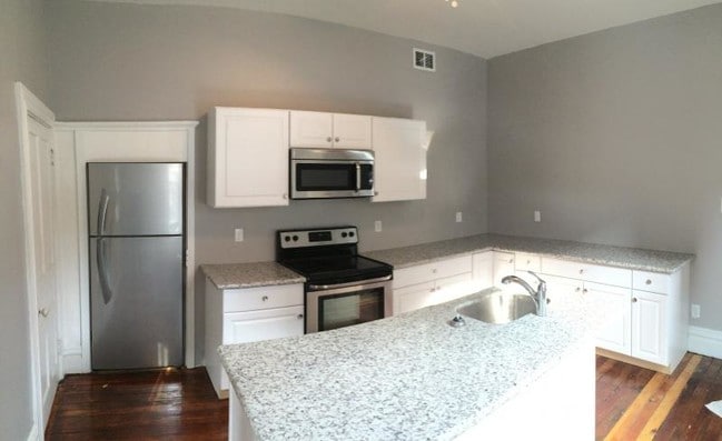 Building Photo - 402 Violet Way