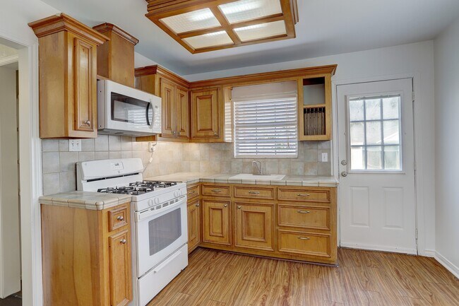 Building Photo - 8415 Bonner Dr