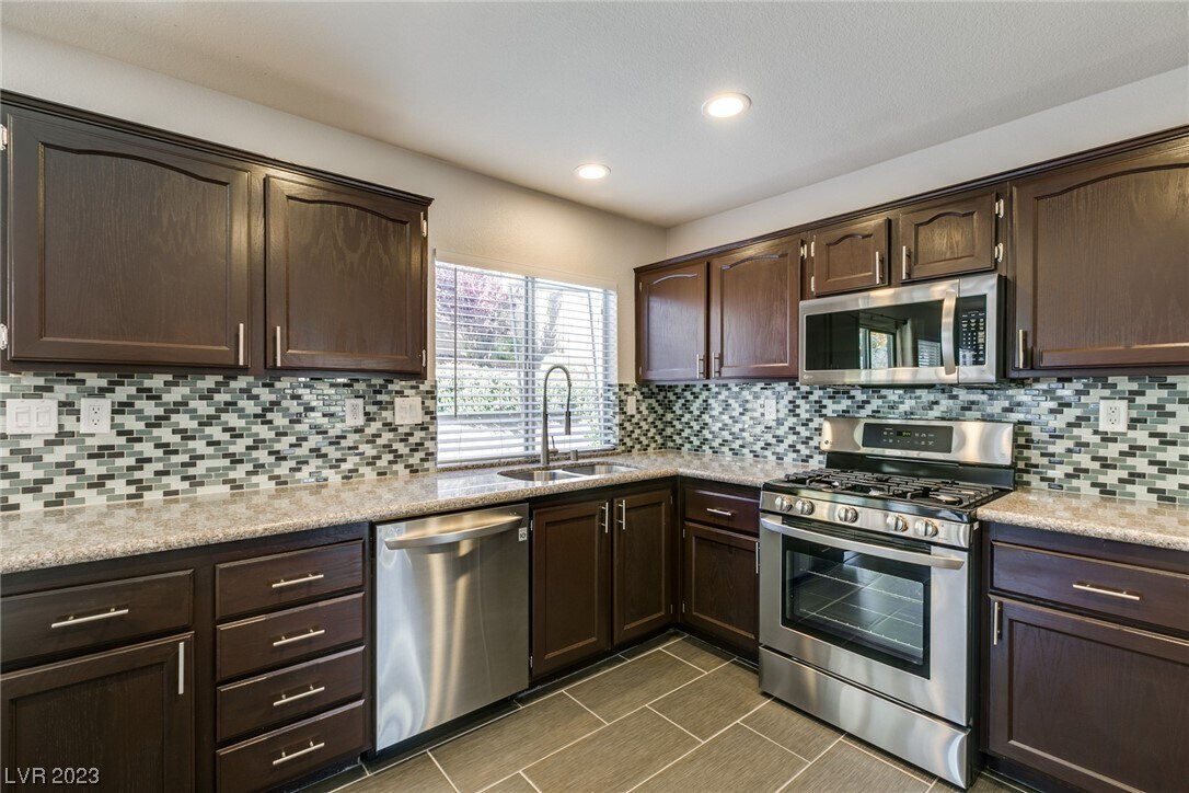 Building Photo - 1 Spur Cross Cir