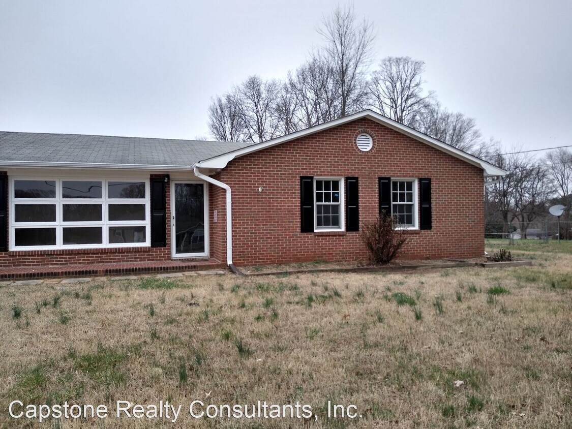 Primary Photo - 3 br, 2 bath House - 2531 Atwood Rd