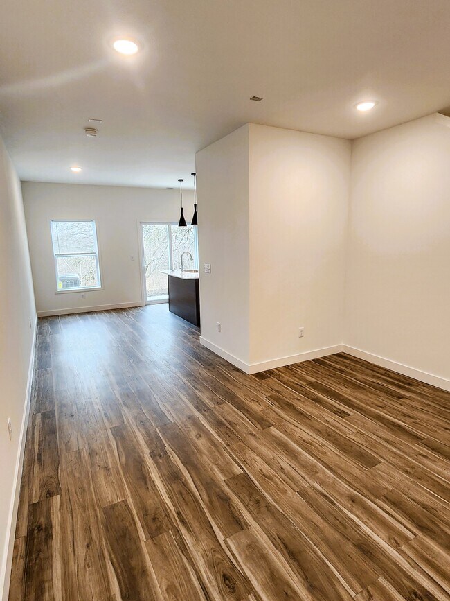 Foto del edificio - 812 E 6th St