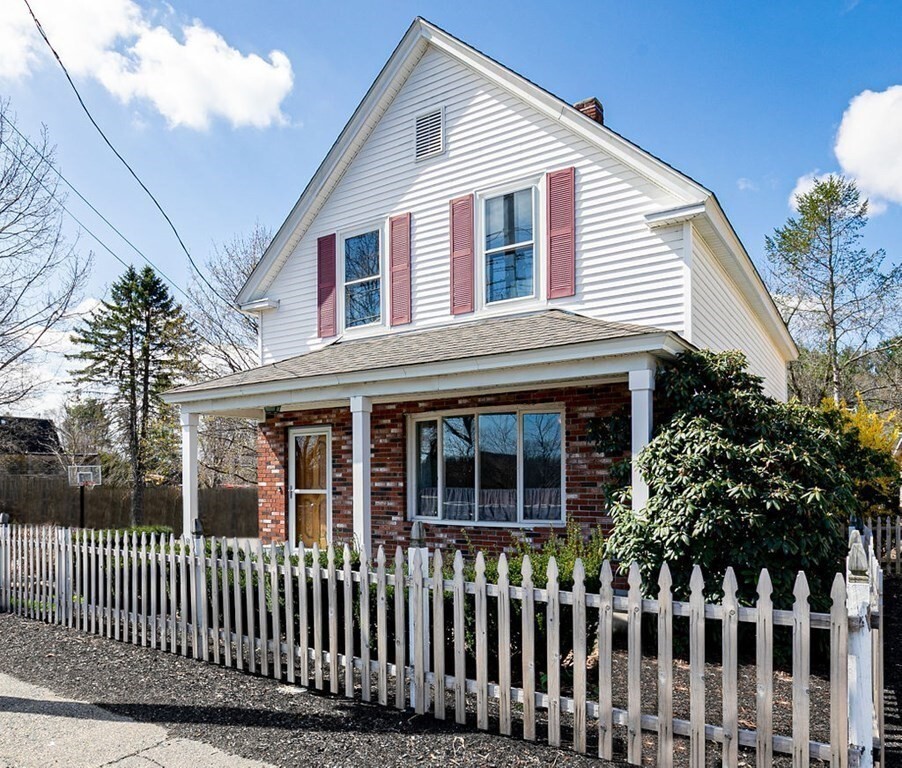 Primary Photo - 524 Merrimack St