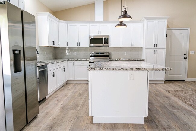 Building Photo - 40023 Woodsong Wy