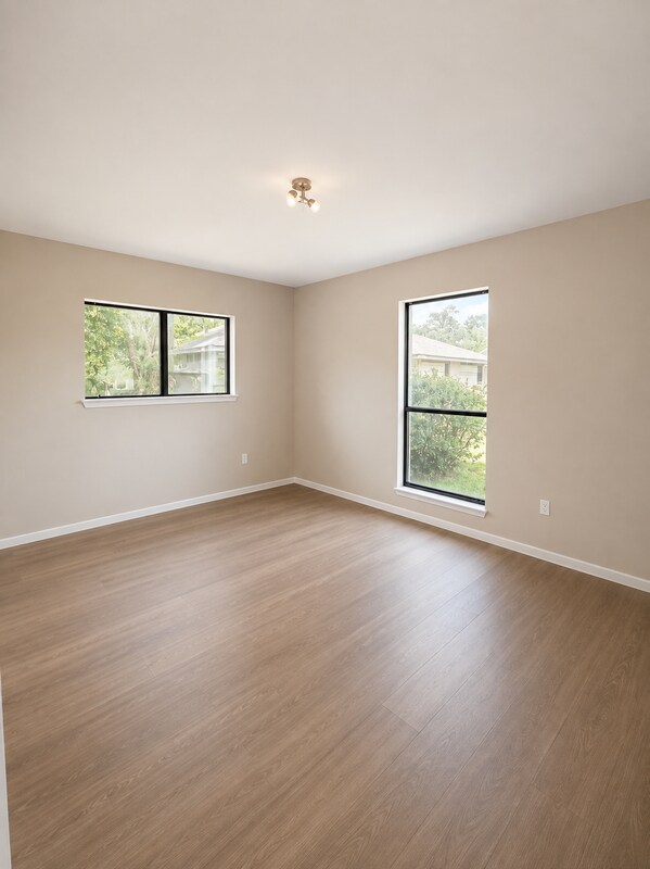 Building Photo - 505 Riverside Dr
