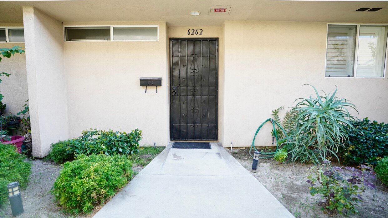 Building Photo - 6262 Morse Ave