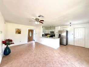 Building Photo - 9350 Guywood St