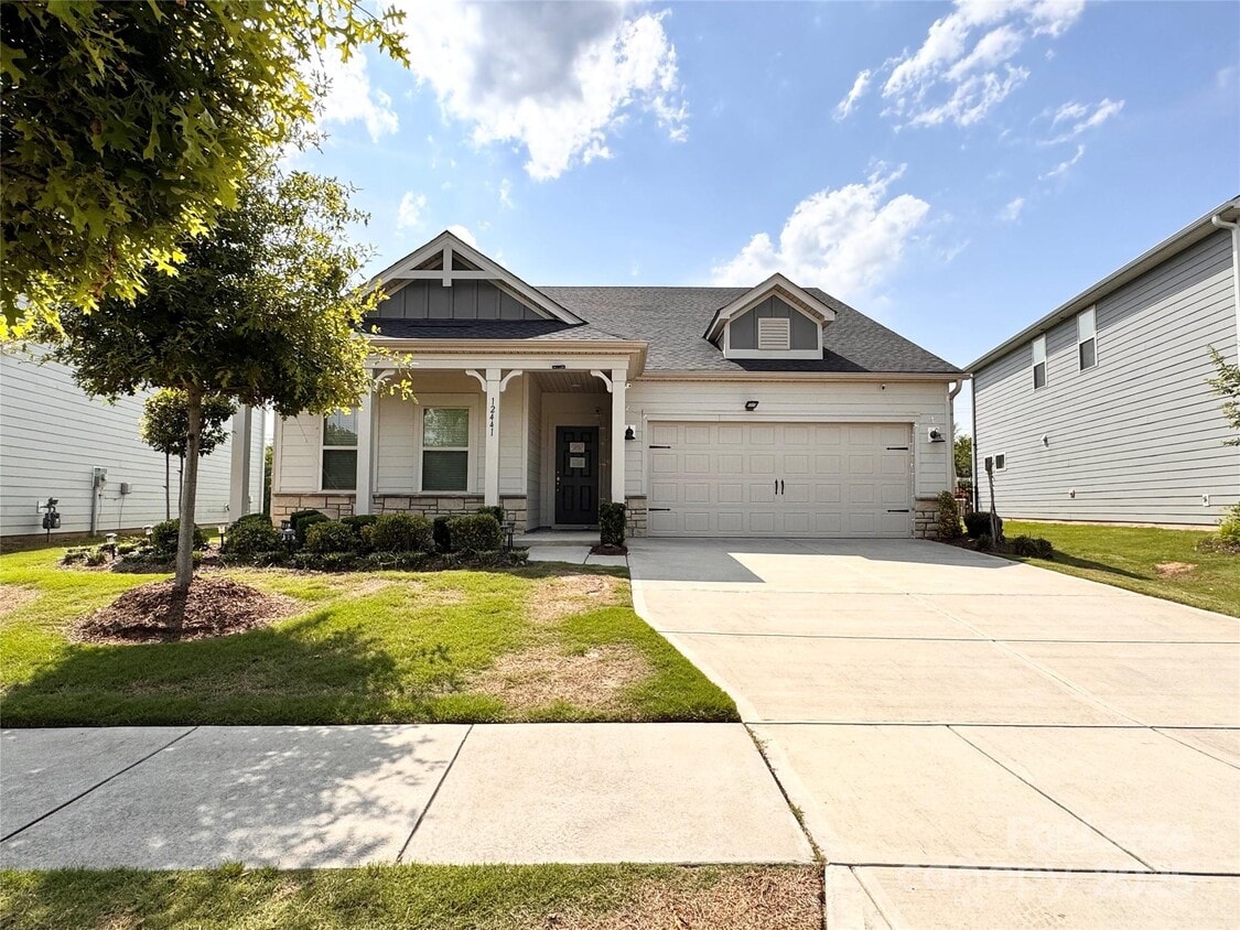 Primary Photo - 12441 Stoneybrook Pky