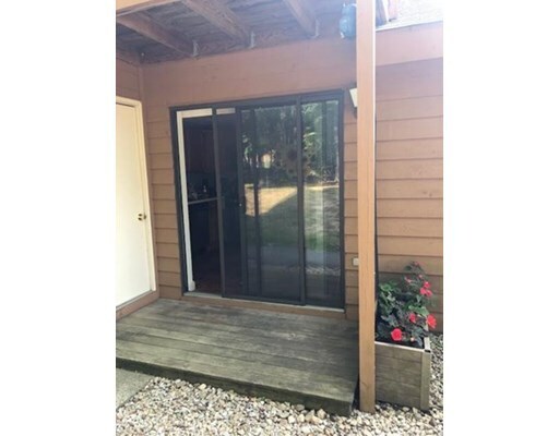 Foto del edificio - 70 W Meadow Rd