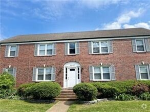 Building Photo - 9640 Sherwood Pl