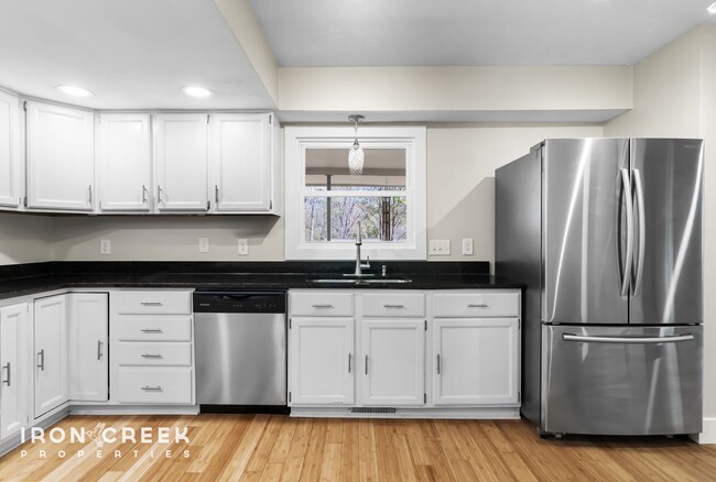 Building Photo - Beautifully Renovated 3BD/3BA Home in Arde...
