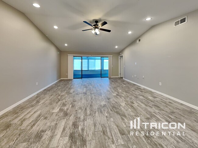 Foto del edificio - 4005 Cypress Landing S