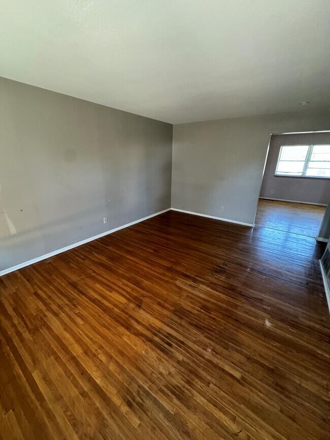 Foto del edificio - 1303 E 52nd St