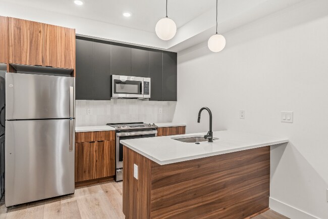 Foto del edificio - 4710 Woodland Ave
