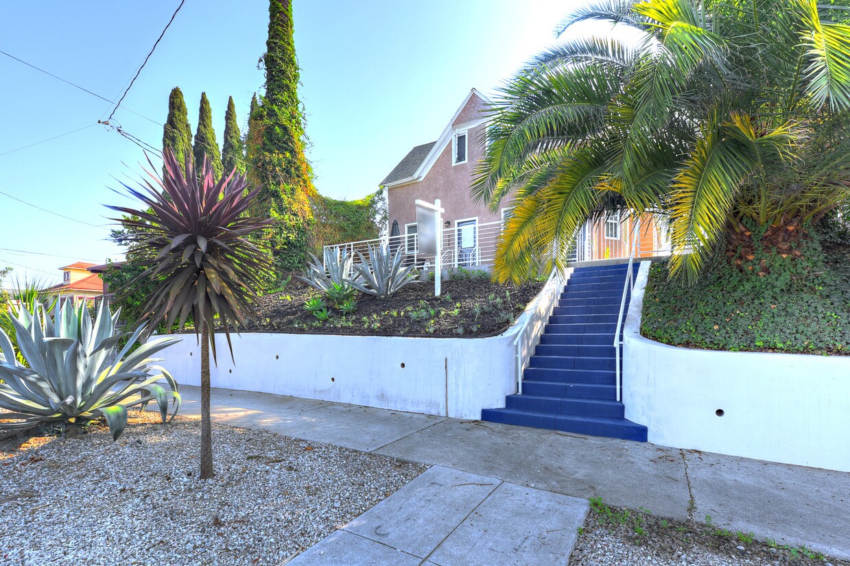 Primary Photo - 318 Parkman Ave