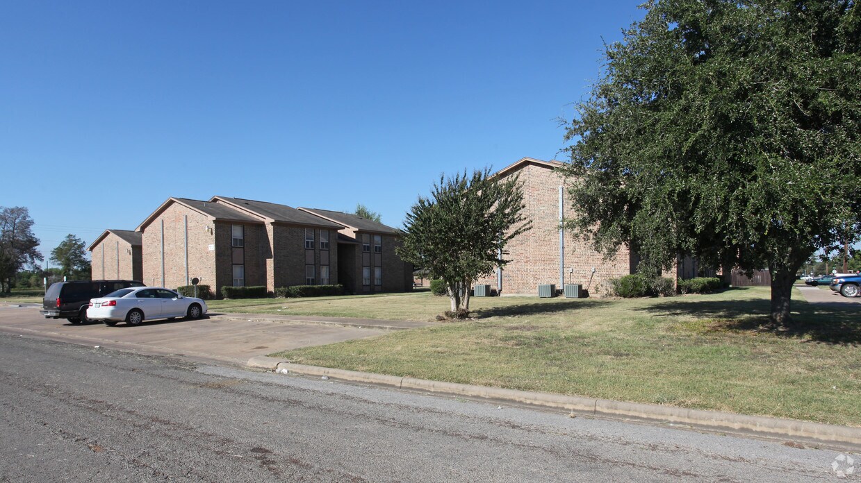 Foto del edificio - Green Manor Apartments