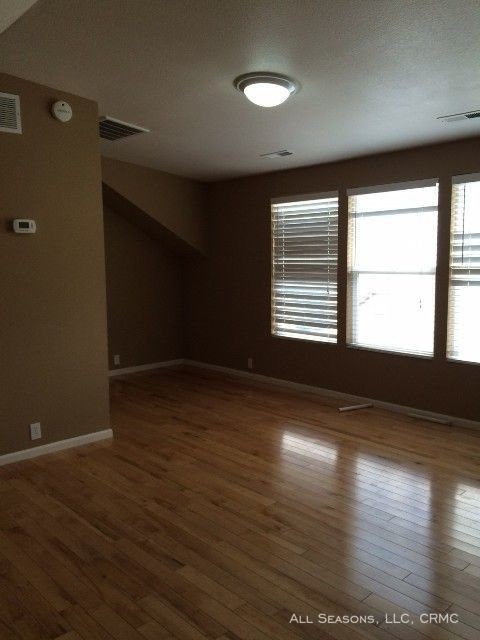 Foto del edificio - 2404 St Paul Drive Unit B