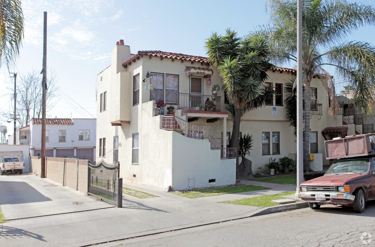 2618 Palm Pl, Huntington Park, CA 90255 Apartments at 2618 Palm Pl