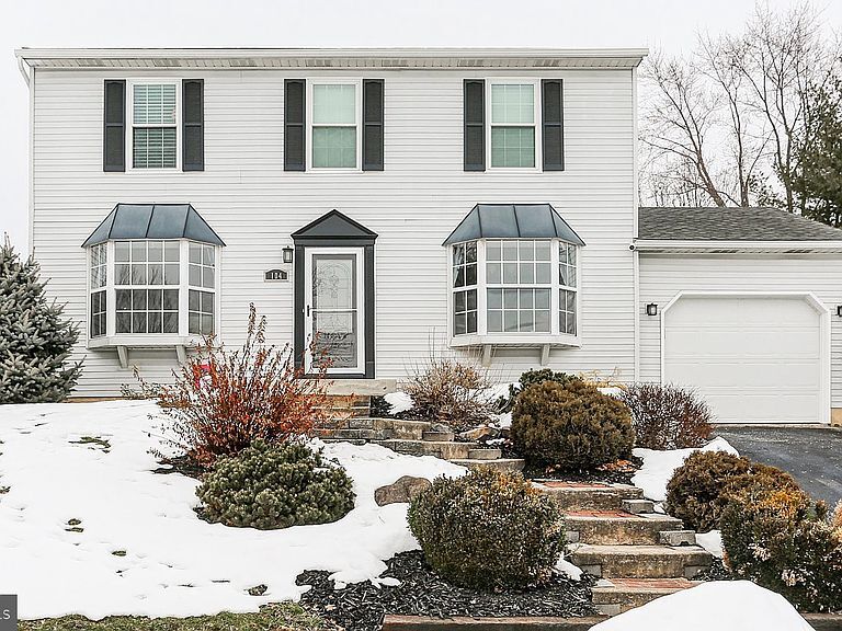 Foto principal - 104 Gales Ferry Ct
