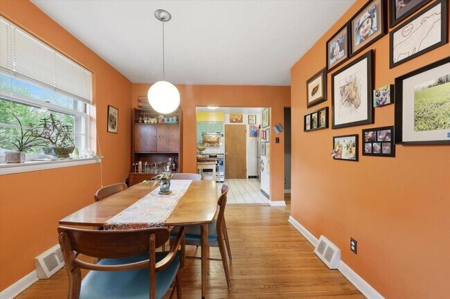 Foto del edificio - 201 Bowdoin Ave