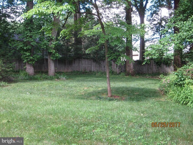 Foto del edificio - 903 Ridge Dr