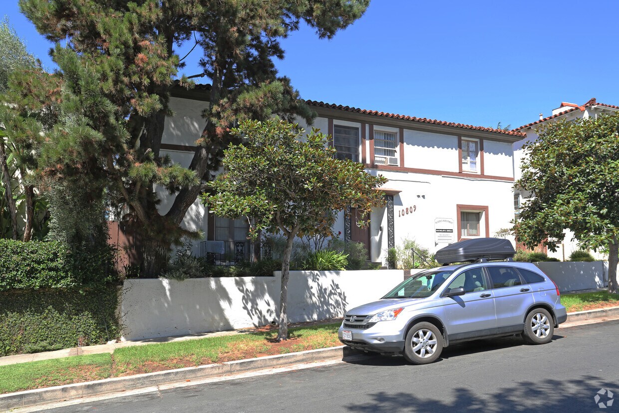Building Photo - 10809 Lindbrook Dr