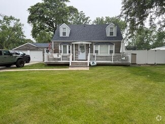 Building Photo - 684 Pfingsten Rd