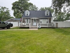 Building Photo - 684 Pfingsten Rd