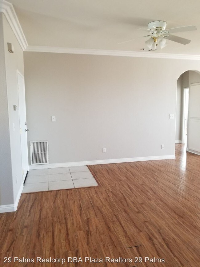 Building Photo - 6317 El Rey Ave