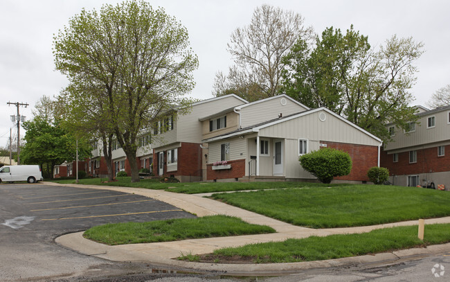 Foto del edificio - Colonial Square Homes