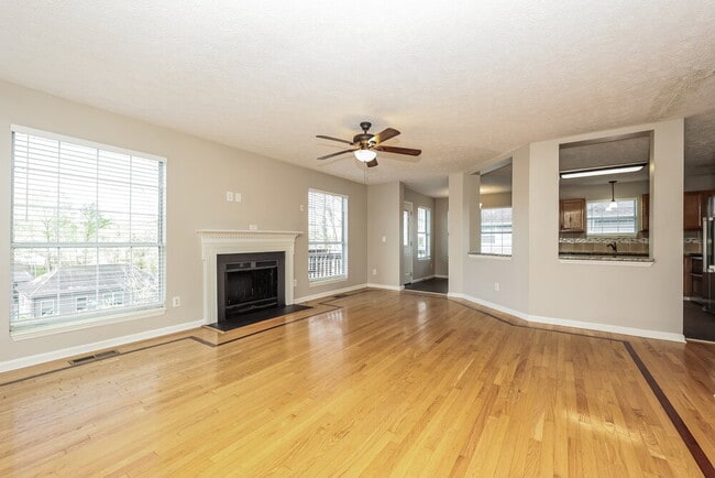 Building Photo - 5128 Pebble Creek Dr