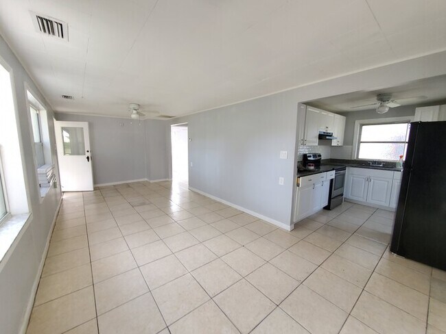Building Photo - single family